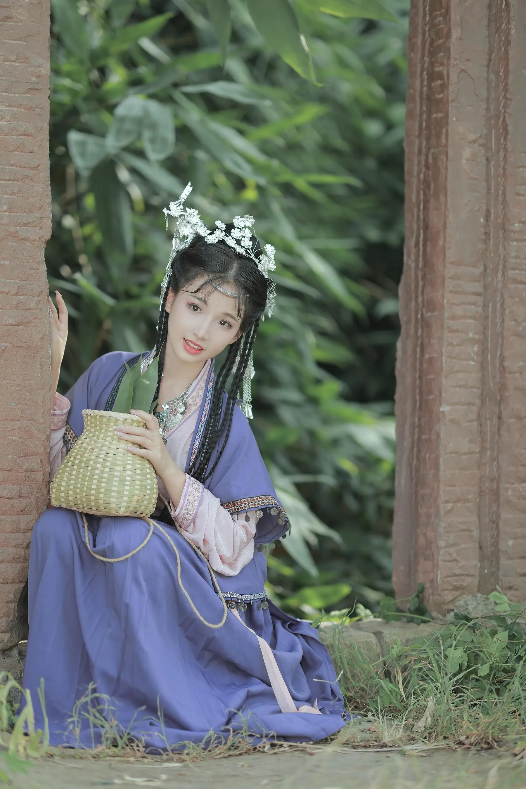 [YITUYU艺图语]2022.09.14 苗疆少女 卷卷 [22P]插图5